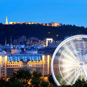 Kempinski Corvinus Hotel