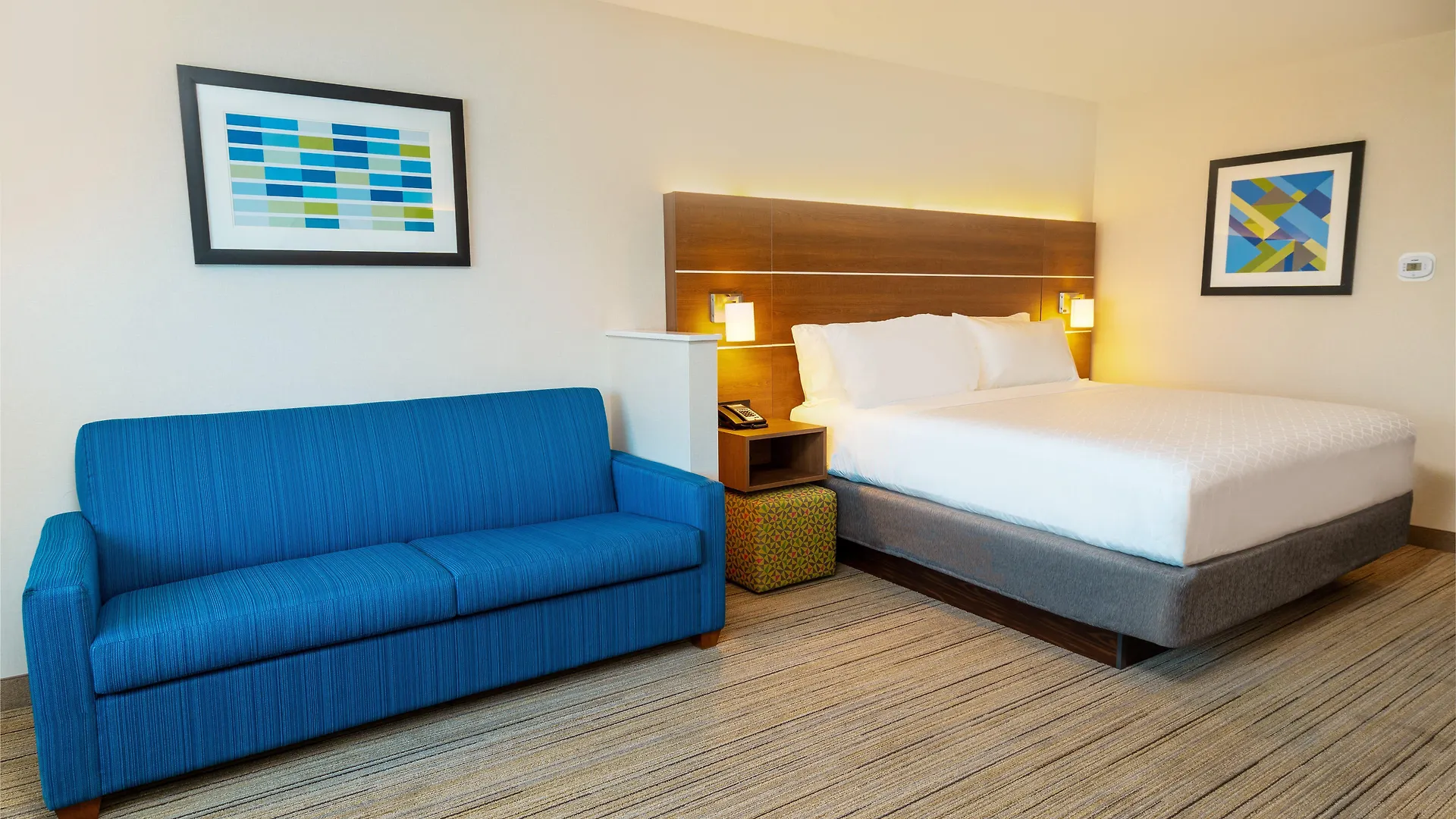 Holiday Inn Express & Suites - Las Vegas - E Tropicana By Ihg Hotel