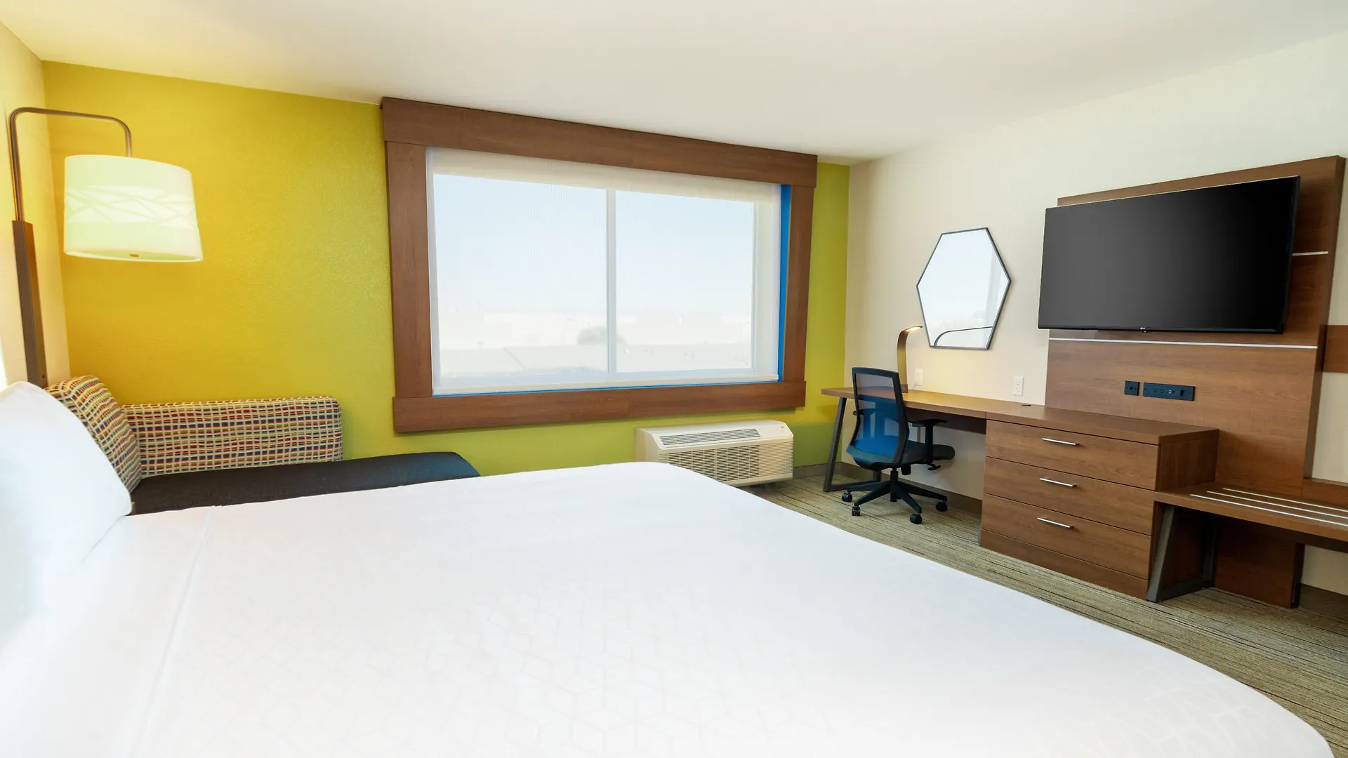 Holiday Inn Express & Suites - Las Vegas - E Tropicana By Ihg 3*,