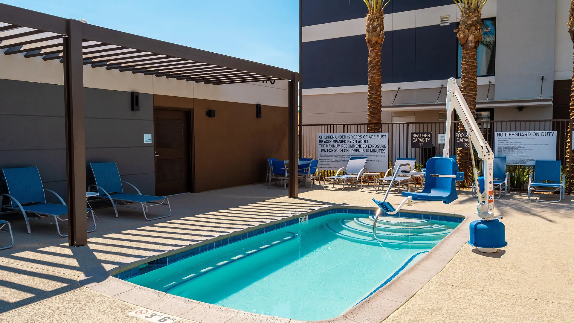 Hotel Holiday Inn Express & Suites - Las Vegas - E Tropicana By Ihg